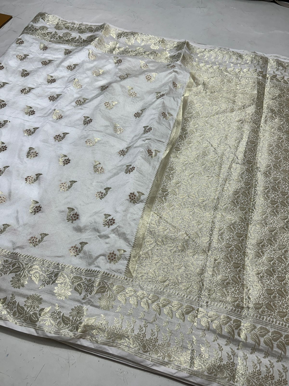 Designer Meena Boota Dyeable saree