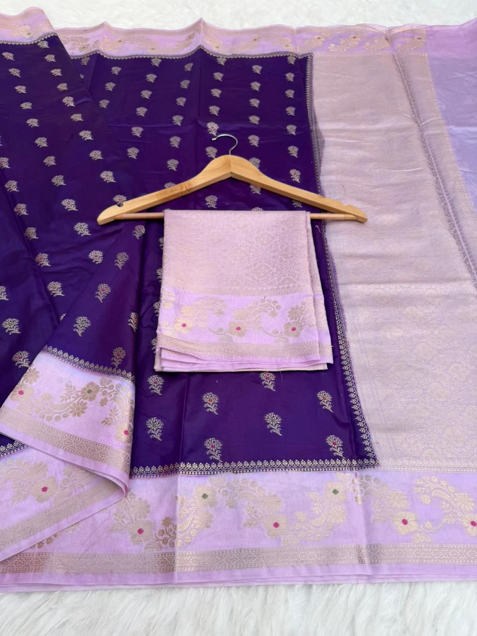 Design Meena Booti Dyeable saree