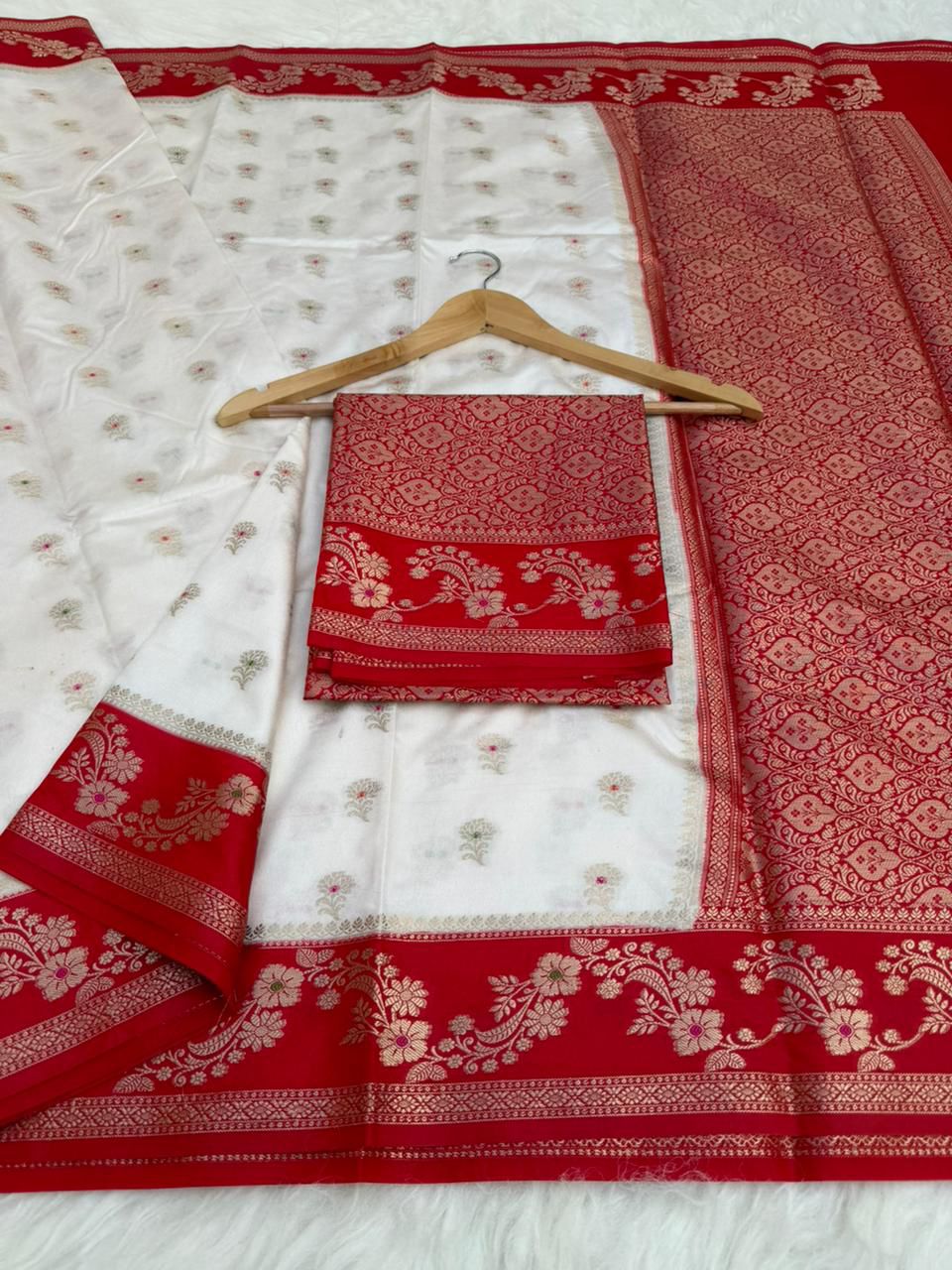 Design Meena Booti Dyeable saree