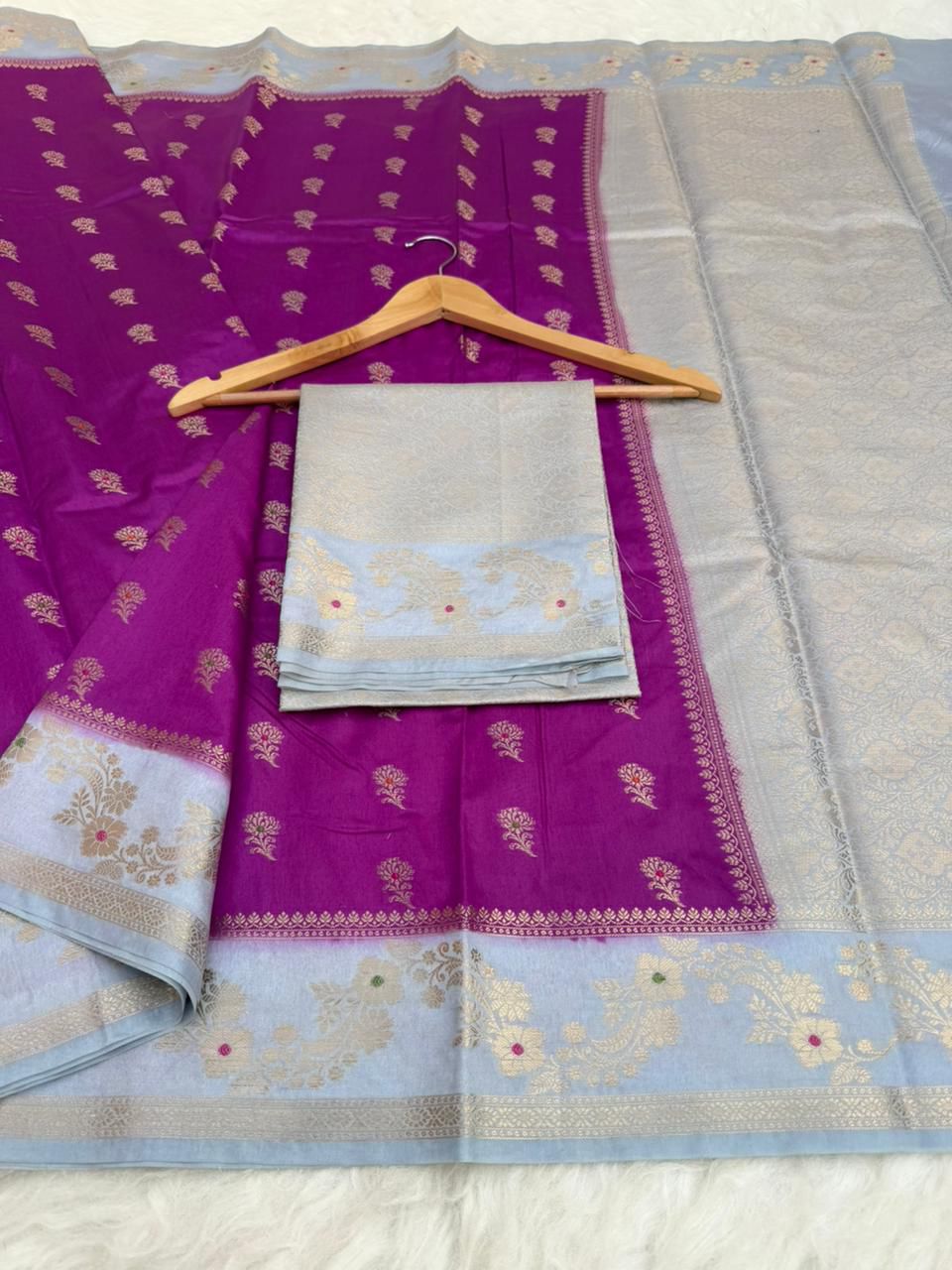 Design Meena Booti Dyeable saree