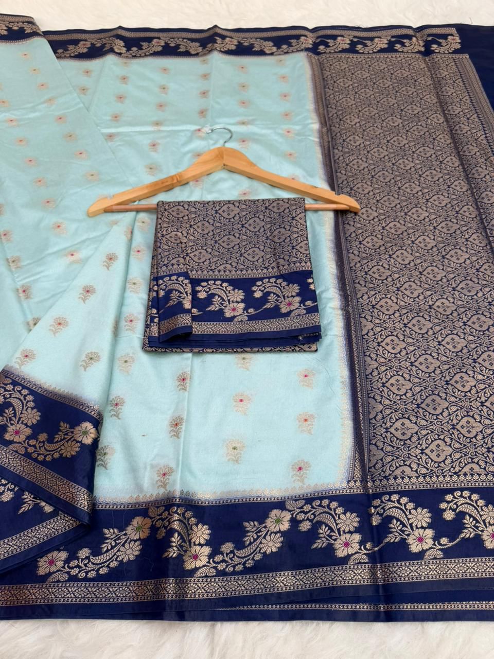 Design Meena Booti Dyeable saree