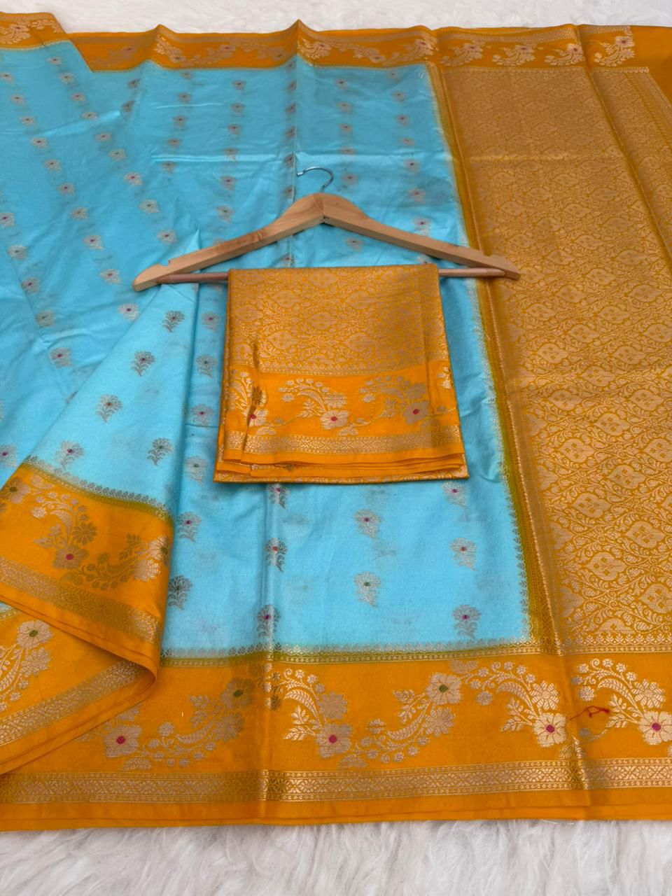 Design Meena Booti Dyeable saree