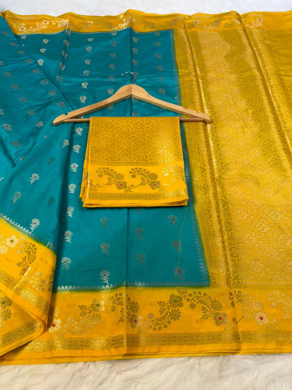 Design Meena Booti Dyeable saree