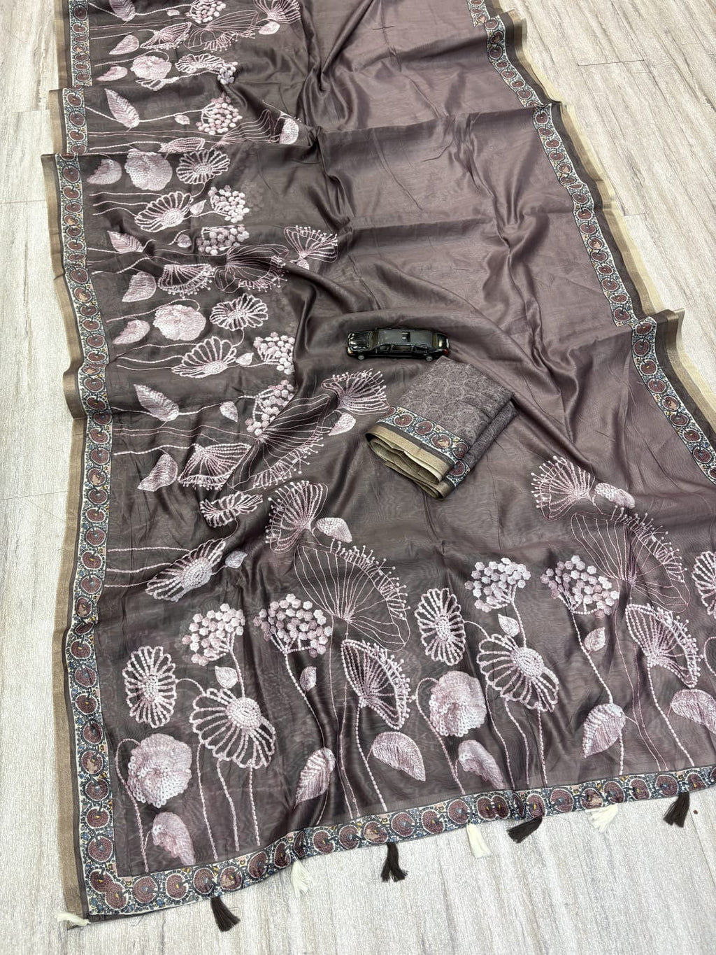 Cotton slub fancy print saree