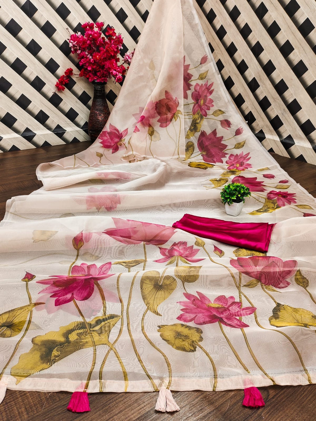 Organza saree fancy print