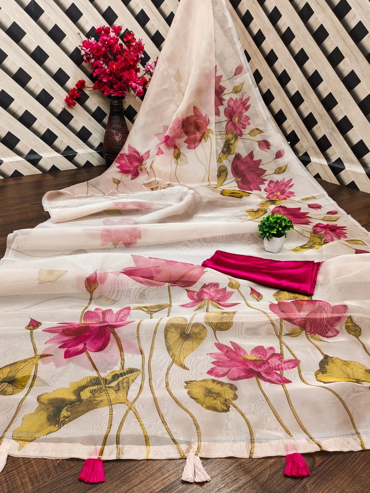 Organza saree fancy print