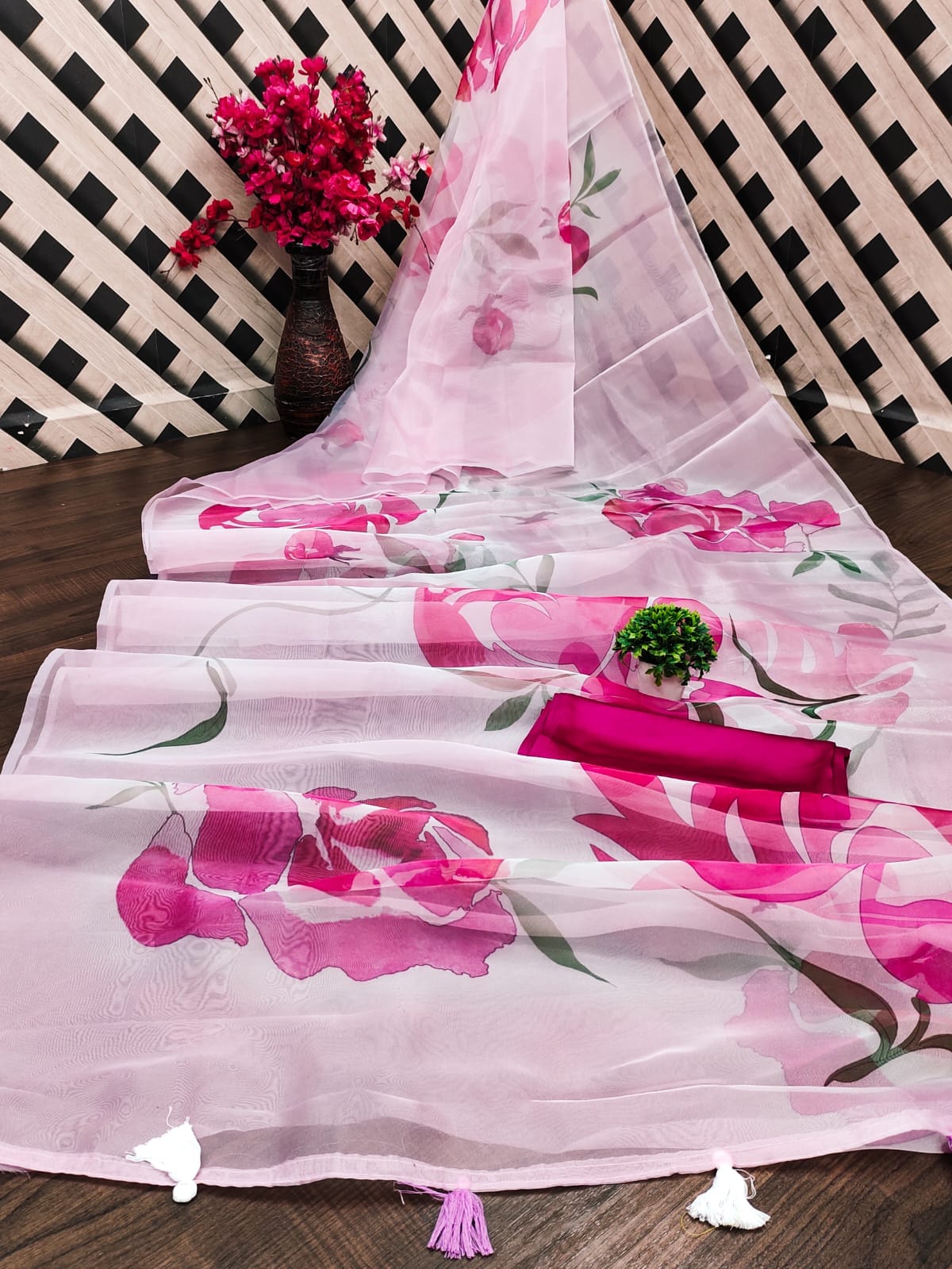 Organza saree fancy print