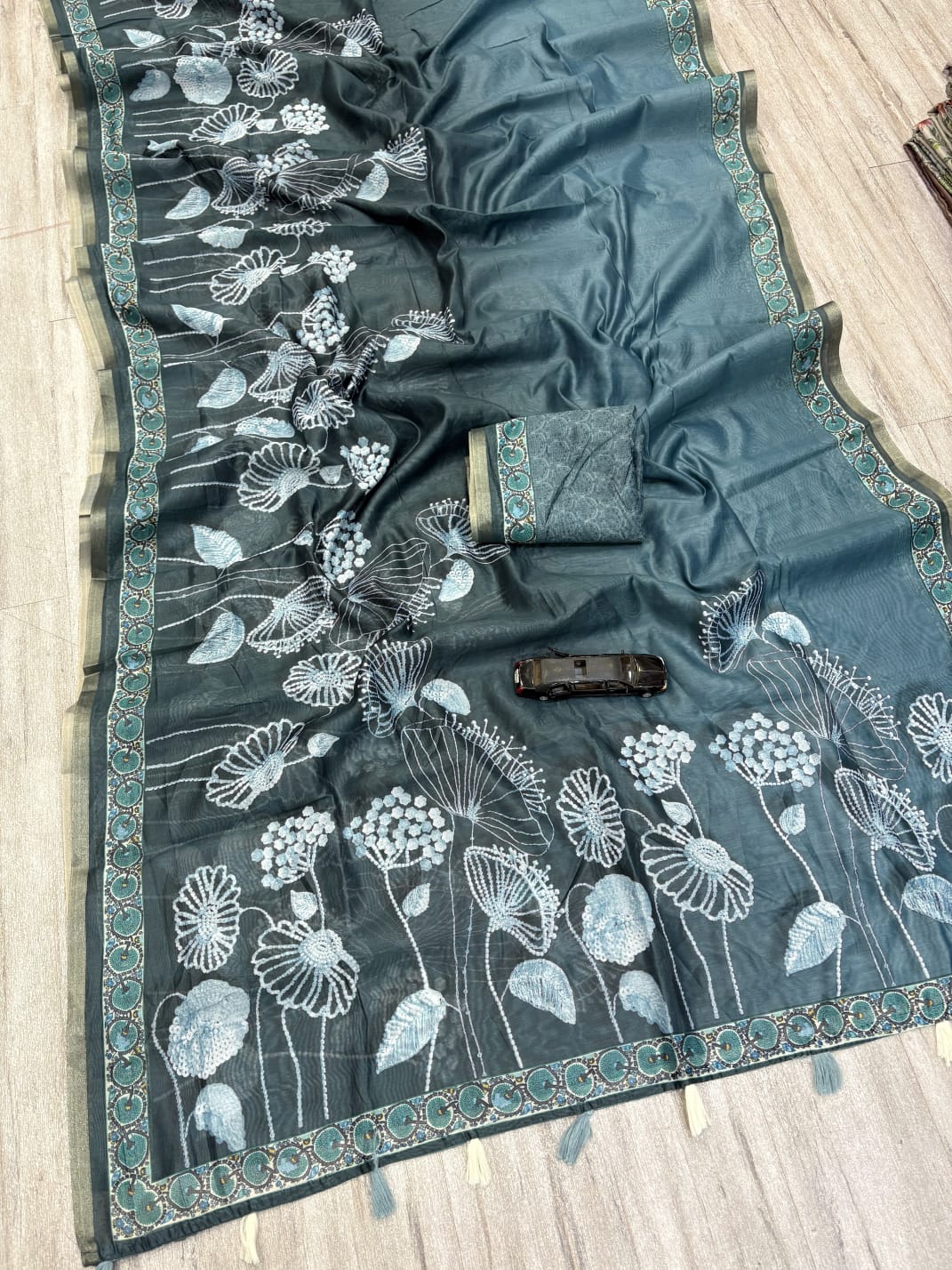 Cotton slub fancy print saree